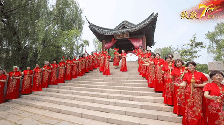 临沂国际影视城祝福祖国母亲七十华诞