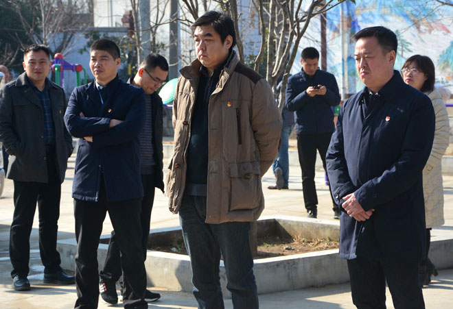 B90_9837_爱奇艺.jpg B90_9837_爱奇艺.jpg