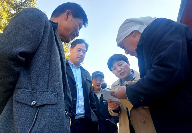 镇干部督导走在前3.jpg