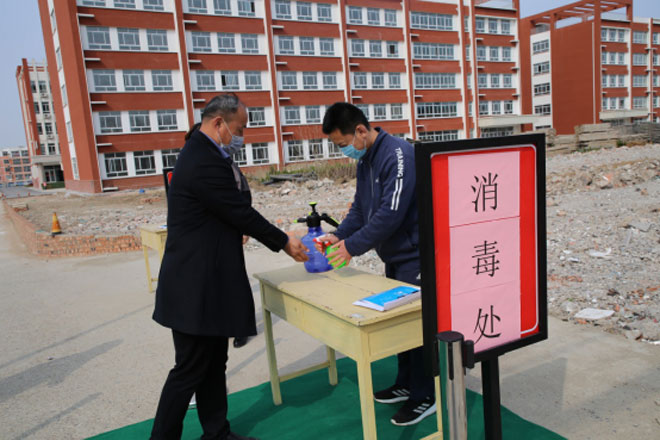 积极组织应急演练-全力准备复课复学485.jpg