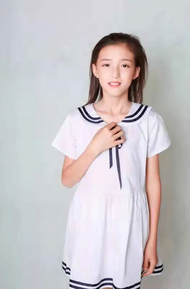 胡滢毓.jpg 胡滢毓.jpg