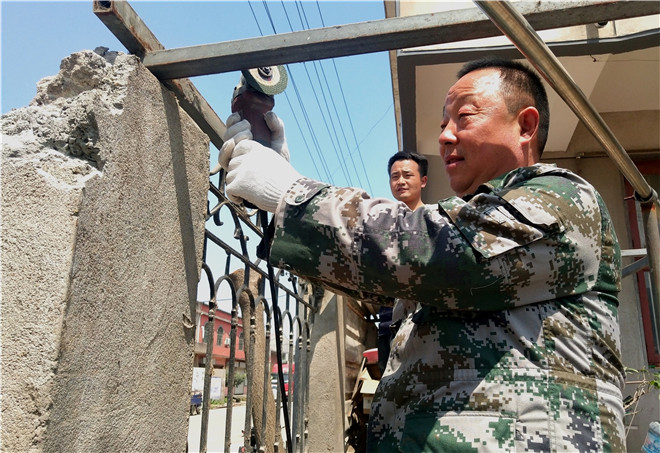 冯庆立带头切割3.jpg