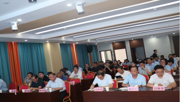 集团23年总结表彰大会2034.jpg