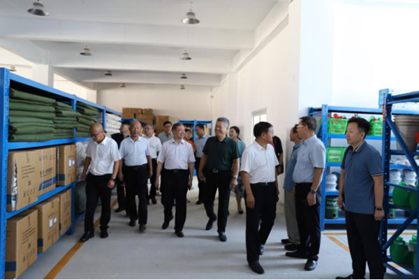 参加“儿童康复万里行”的各级领导到沂南县慈善总会爱心众筹公益平台考察指导慈善工作-上报358.jpg