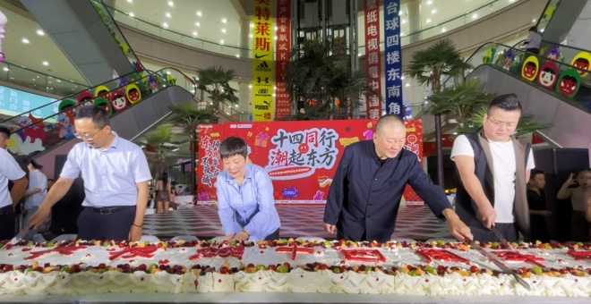 尹志林千场红色公益宣讲第 268场:走进东方不夜城